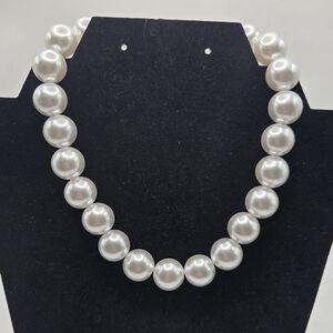 Plunder Faux White Pearl Necklace and Bracelet Set